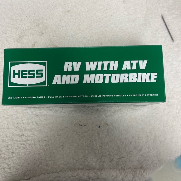 Hess BRAND NEW 2018 Toy Truck - RV with ATV and Motorbike - Picture 13 of 14